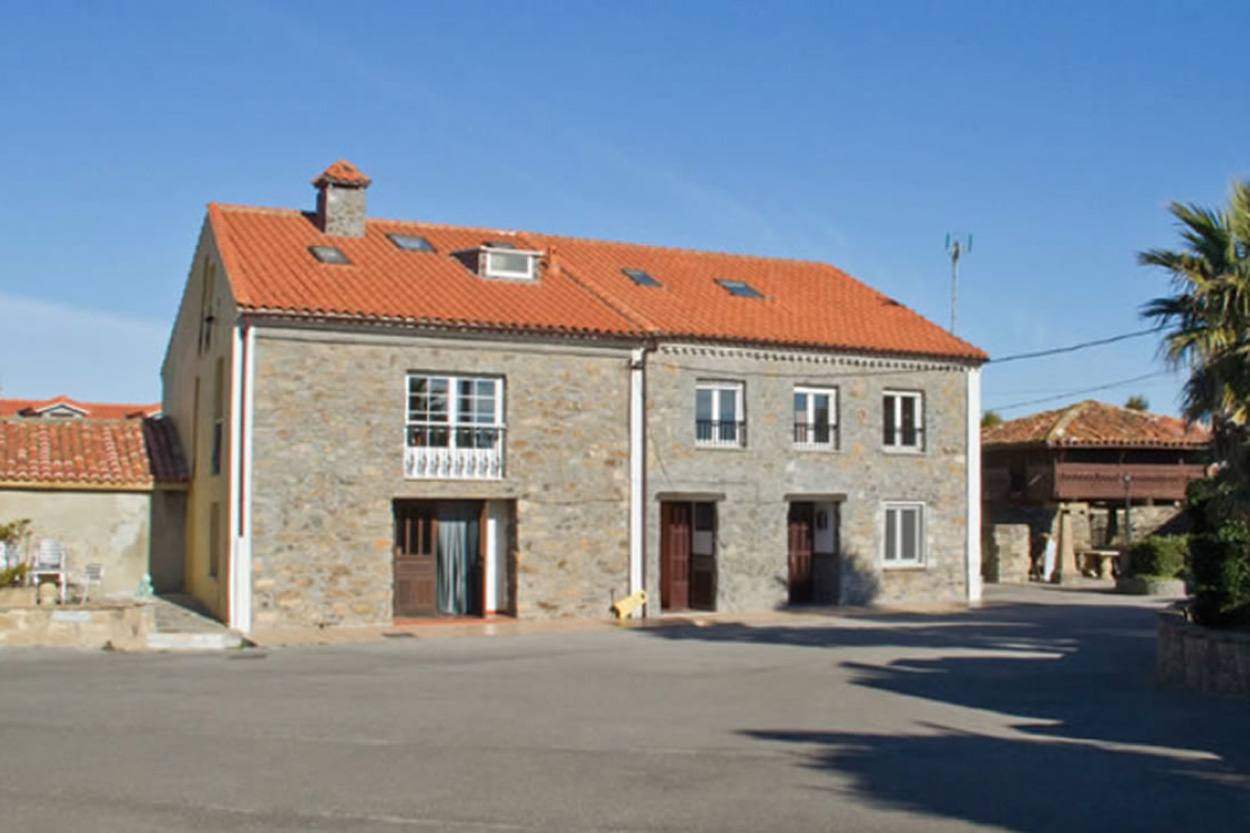 Folú House