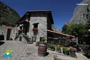 Bulnes, corazón de los Picos de Europa