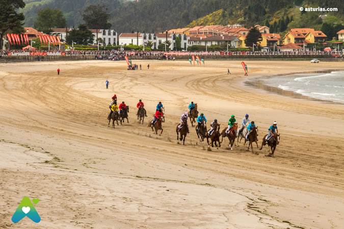 Carrera de caballos en Santa Marina