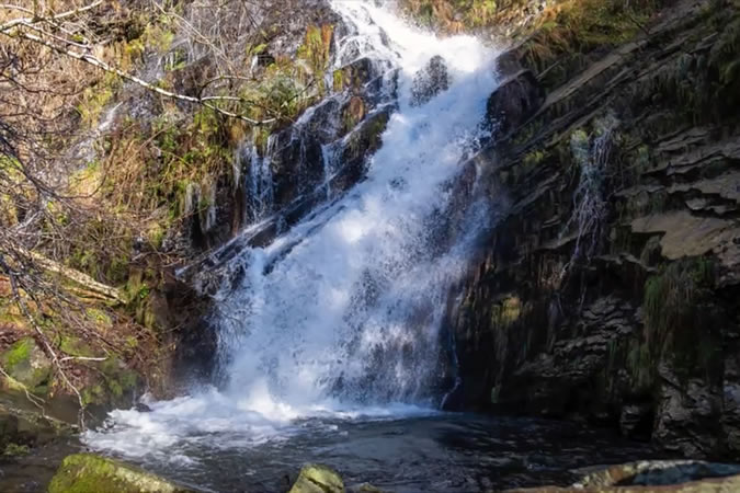 Ruta a la Cascada de La Seimeira