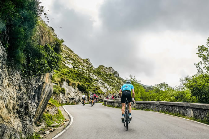 Klassischer Cyclo-Tourismus Lagos de Covadonga