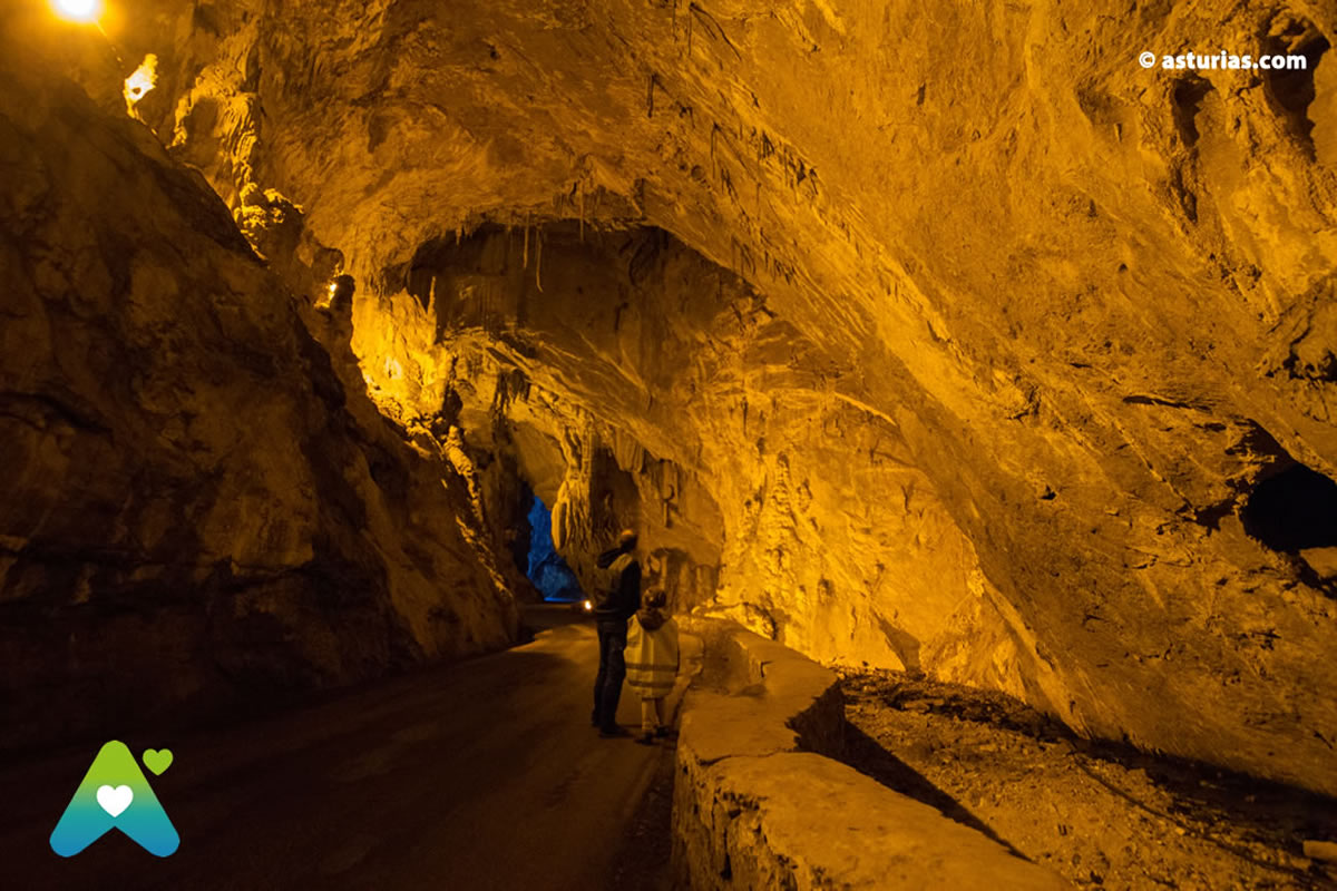La Cuevona De Cuevas Del Agua Ribadesella Asturias La Cuevona De Cuevas Del Agua Ribadesella Asturias