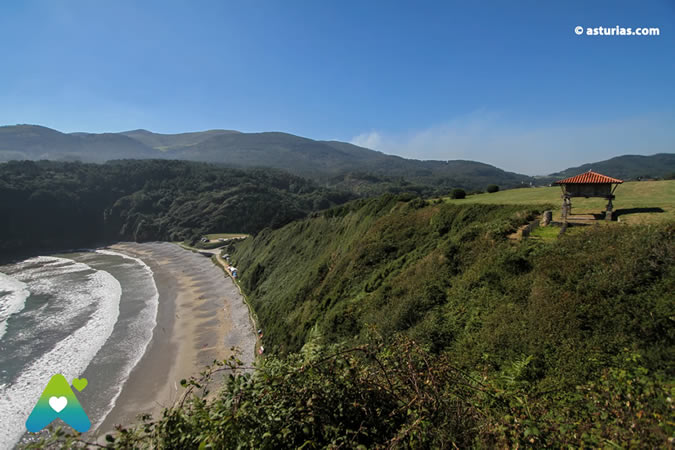 Playa de Cadavedo o La Ribeirona