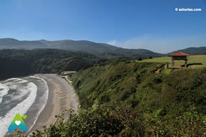 Playa de Cadavedo o La Ribeirona
