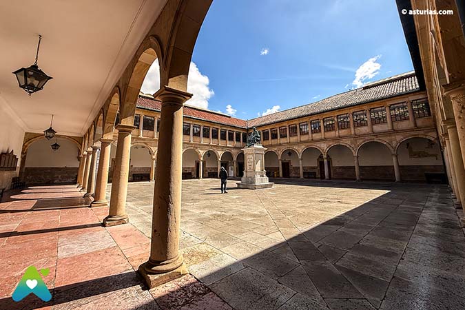 Edificio histórico de la Universidad de Oviedo