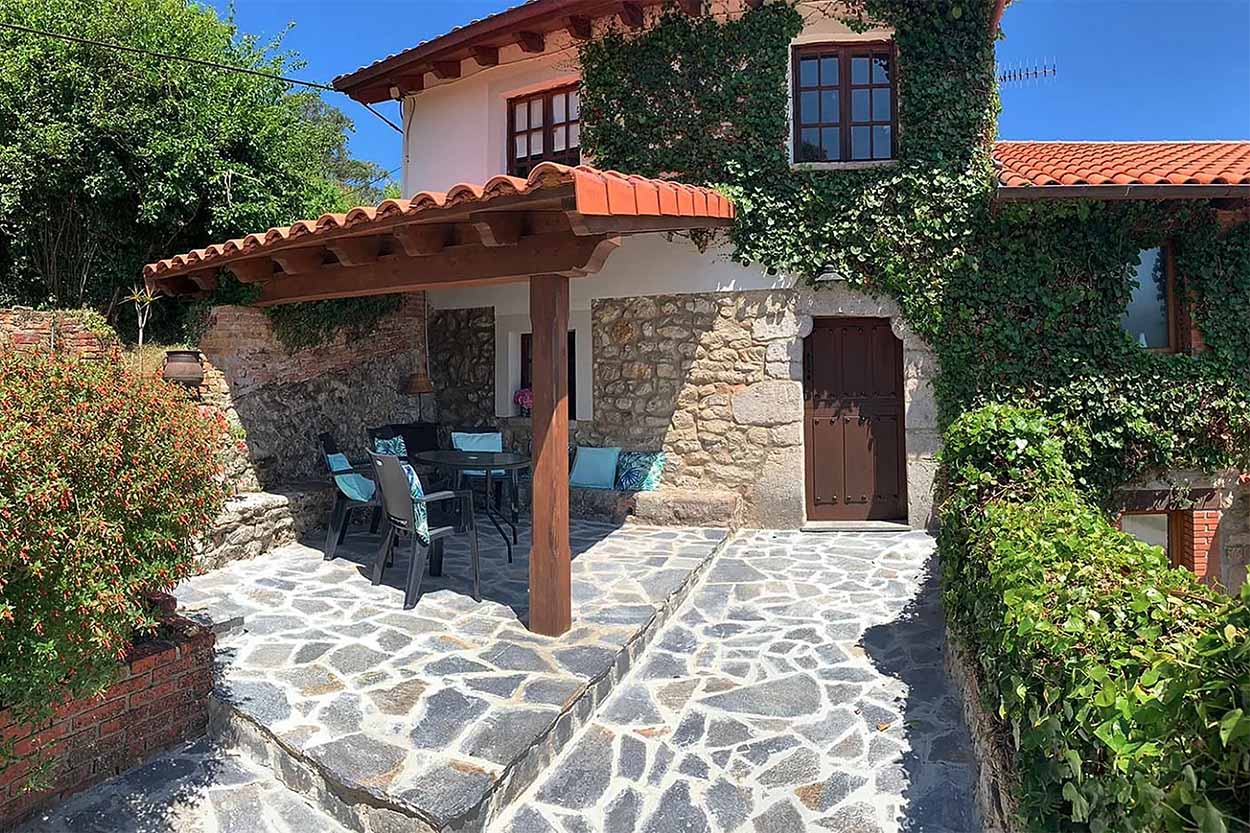 Valpiñuela House