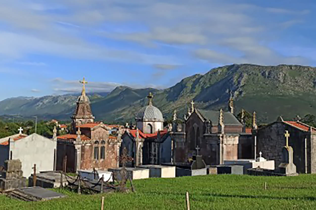 Misterios y leyendas en los cementerios de Llanes 