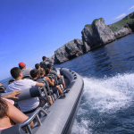 Ruta en lancha por los acantilados