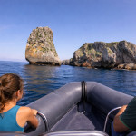 Ruta en lancha por los acantilados